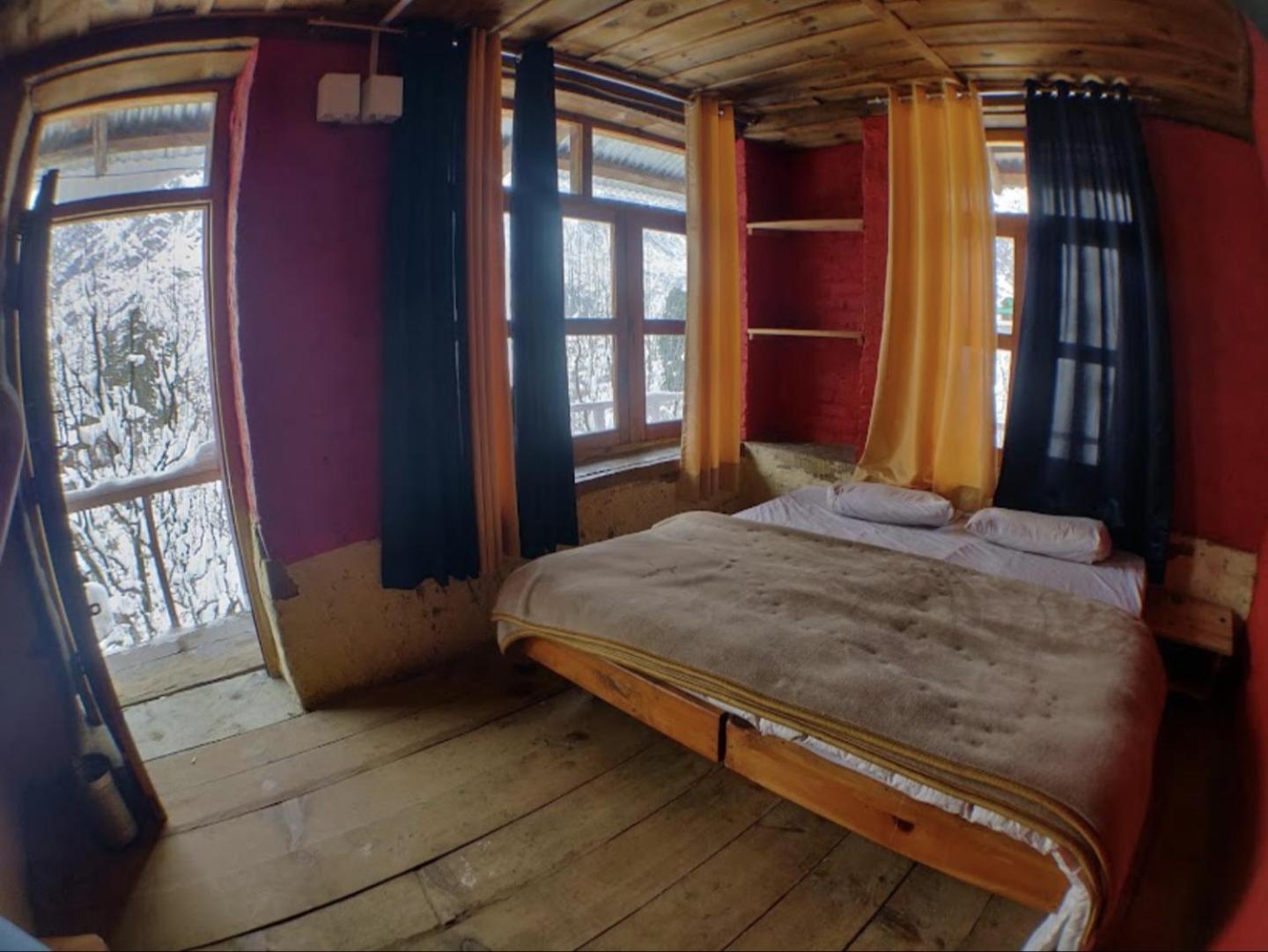 Holy Cow Cafe & Beds 호텔 Kalgha 외부 사진